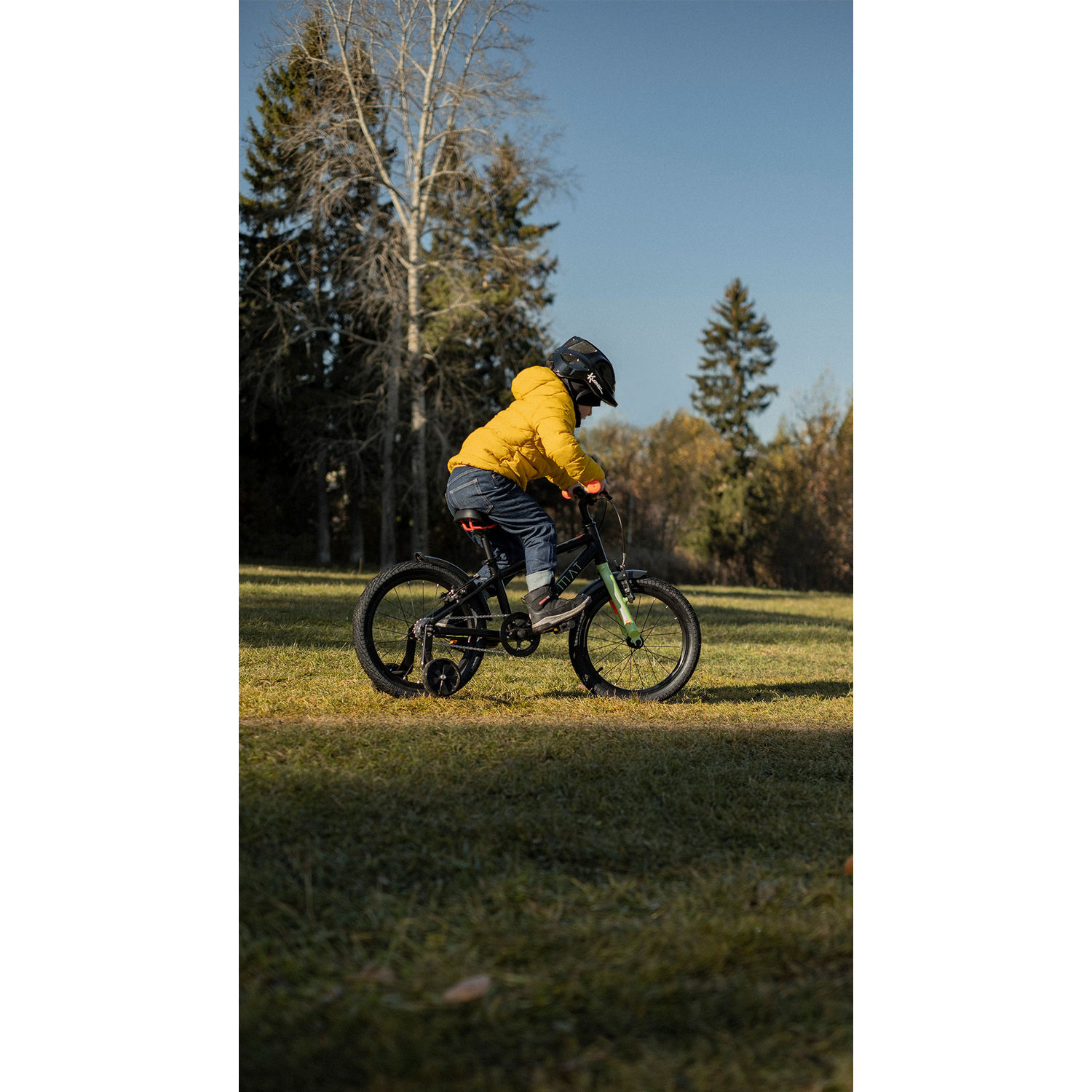 фото Детский велосипед format kids 14, год 2022, цвет синий