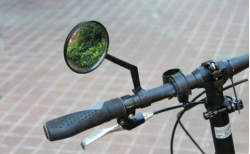 Необходимо ли зеркало заднего вида на велосипеде?