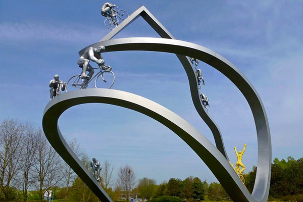 Памятник велосипедистам Тур де Франс