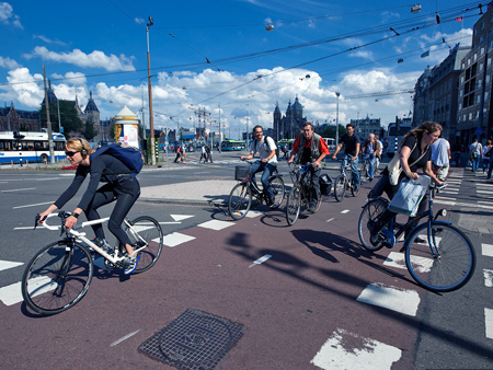 Велосипедисты по городу