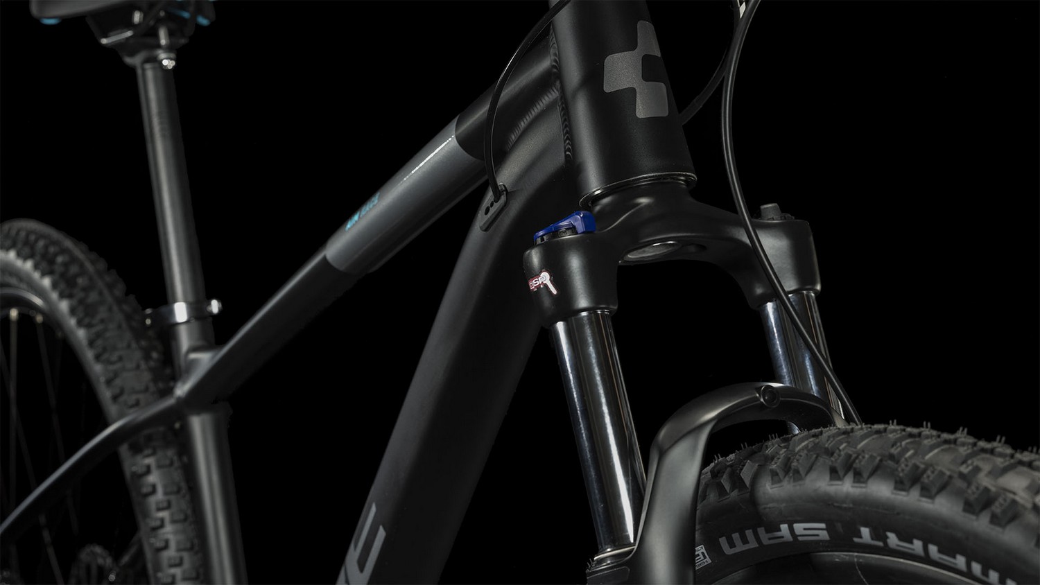 Горный велосипед Cube Aim Race 27.5, год 2023, цвет Черный-Синий, ростовка 14