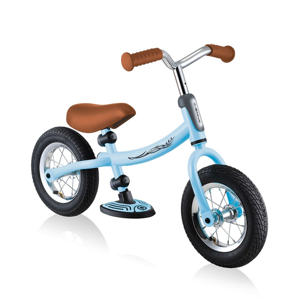 фото Детский велосипед globber go bike air, год 2020, цвет красный