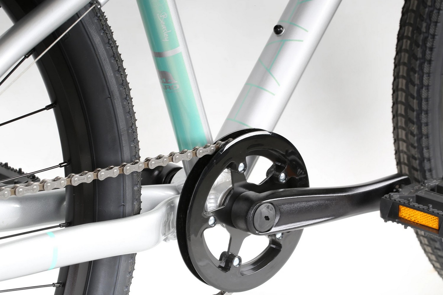 Подростковый велосипед Haro Beasley 26, год 2021, цвет Серебристый-Зеленый, ростовка 13