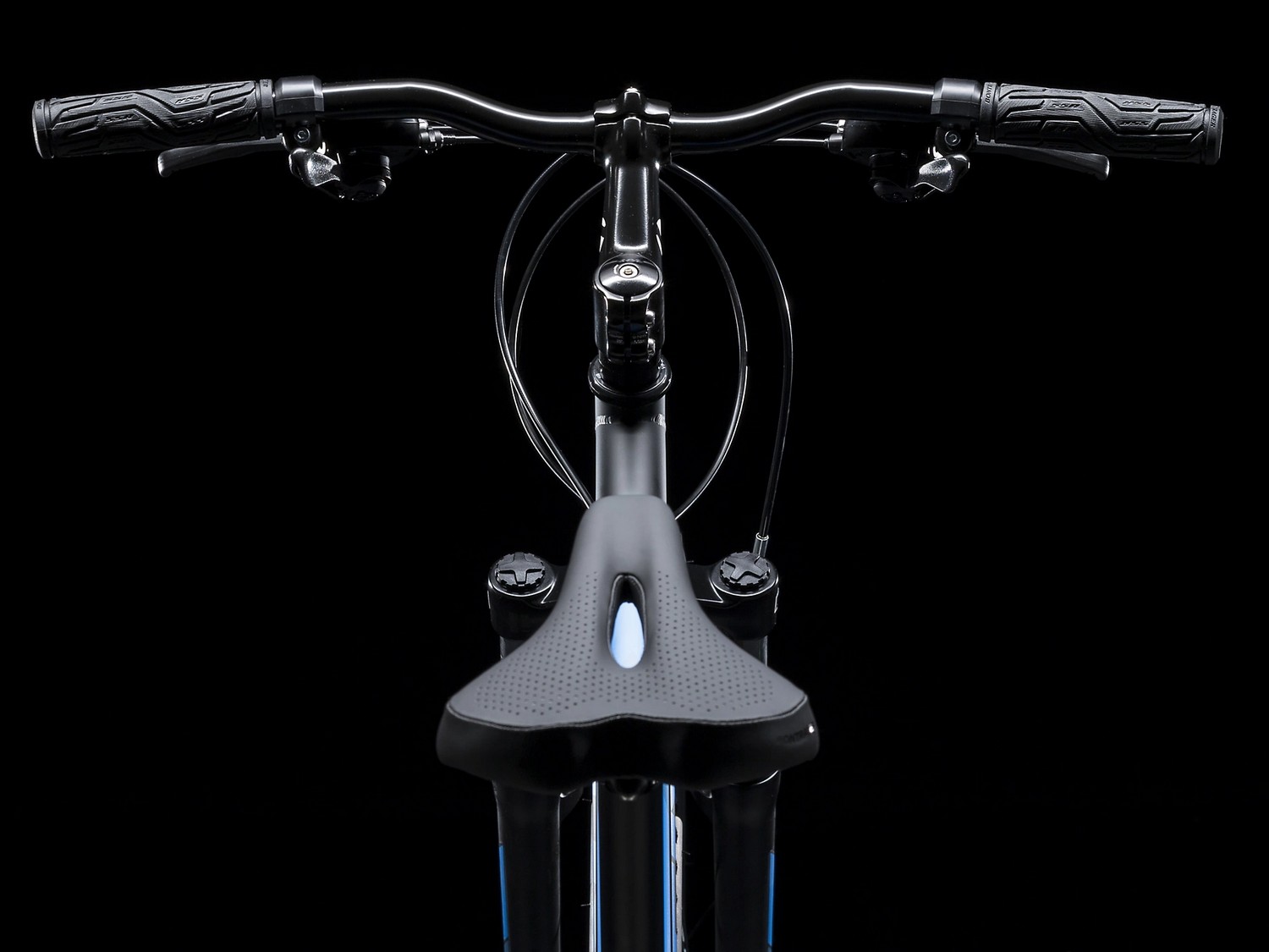Горный велосипед Trek 820, год 2022, цвет Черный, ростовка 19.5