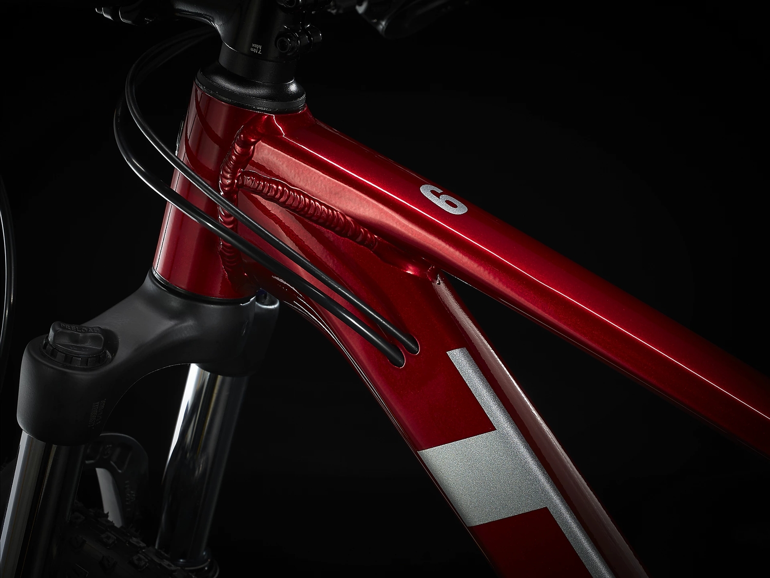 Горный велосипед Trek Marlin 6 29, год 2022, цвет Красный-Черный, ростовка 17.5