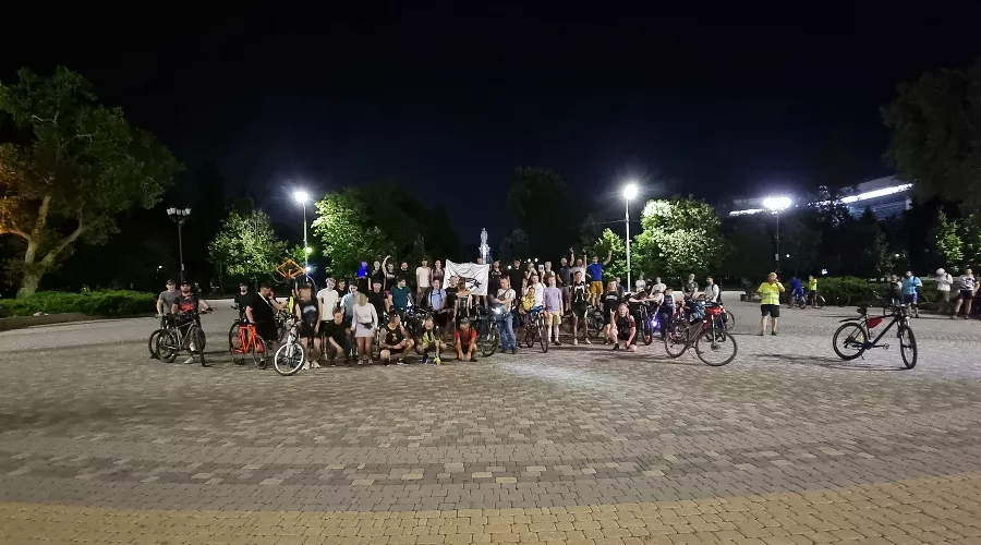 Яркий весенний заезд на велосипедах в Краснодаре Яркий весенний заезд на велосипедах в Краснодаре