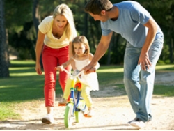 Как правильно начать обучать ребенка езде на велосипеде