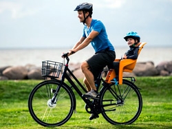 Как правильно подобрать детское велокресло на велосипед